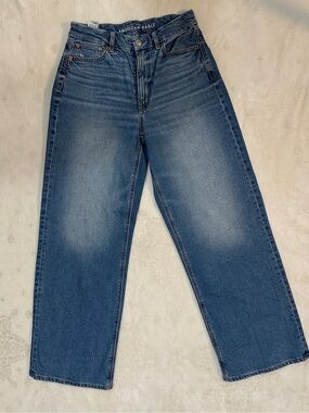 American Eagle Outfitters Relaxed Straight-Leg Jeans in Medium Blue